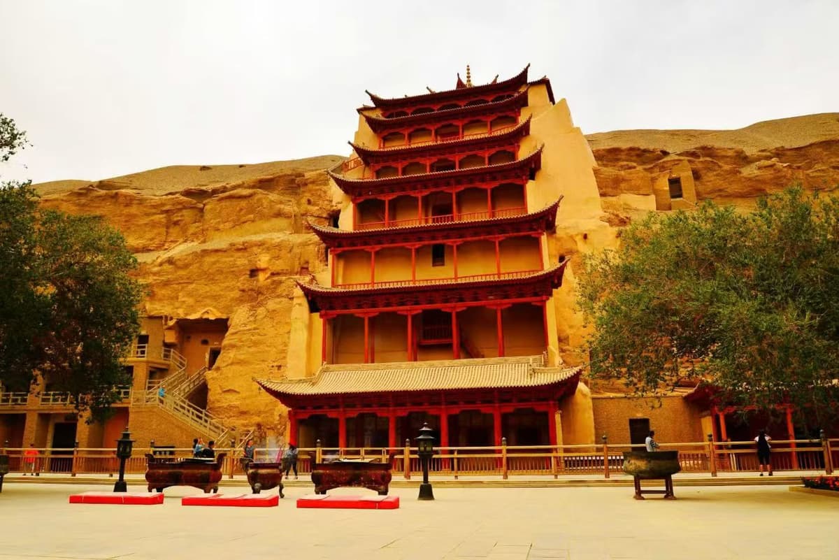 Dunhuang Mogao Grottoes.jpg