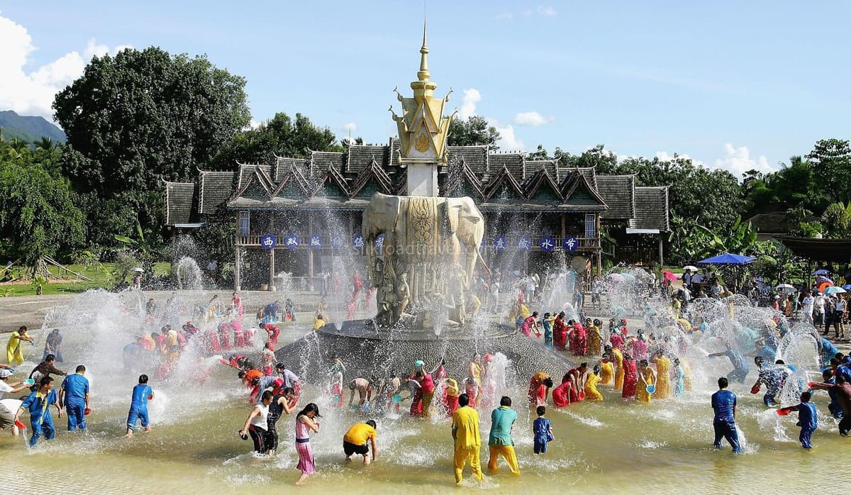 Water Splashing Festival.jpg