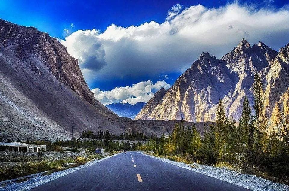 karakoram highway.jpg