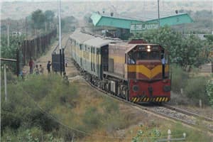 Pakistan-train.jpg