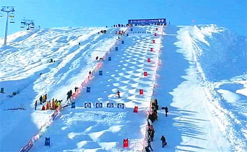 xinjiang tianshan ski.jpg