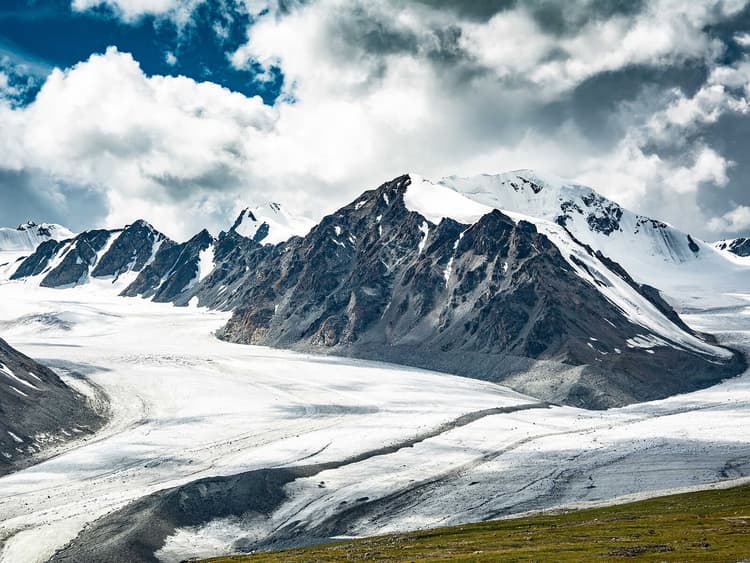 Altai Tavan Bogd National Park.jpg