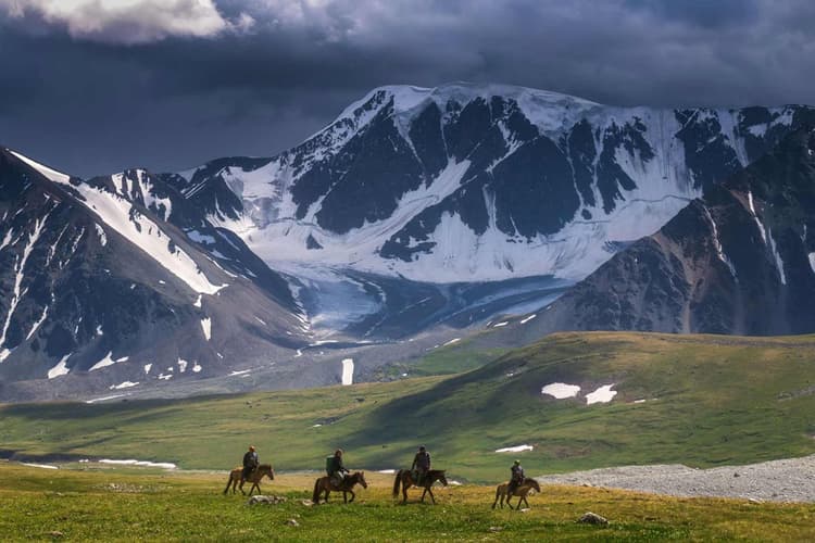 Altai Tavan Bogd National Park.jpg