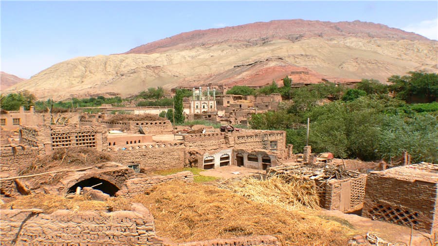 tuyoq-village