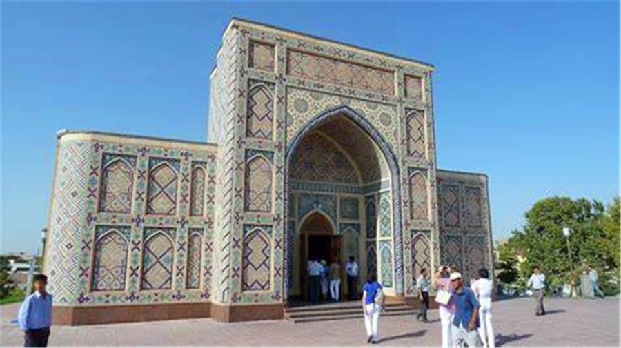 ulughbek-observatory-2
