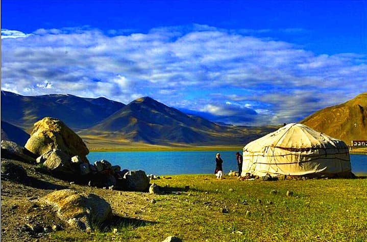 karakul-lake-01