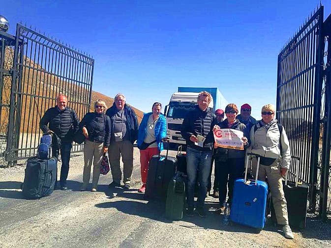 clients-at-torugart-port clients-at-torugart-port