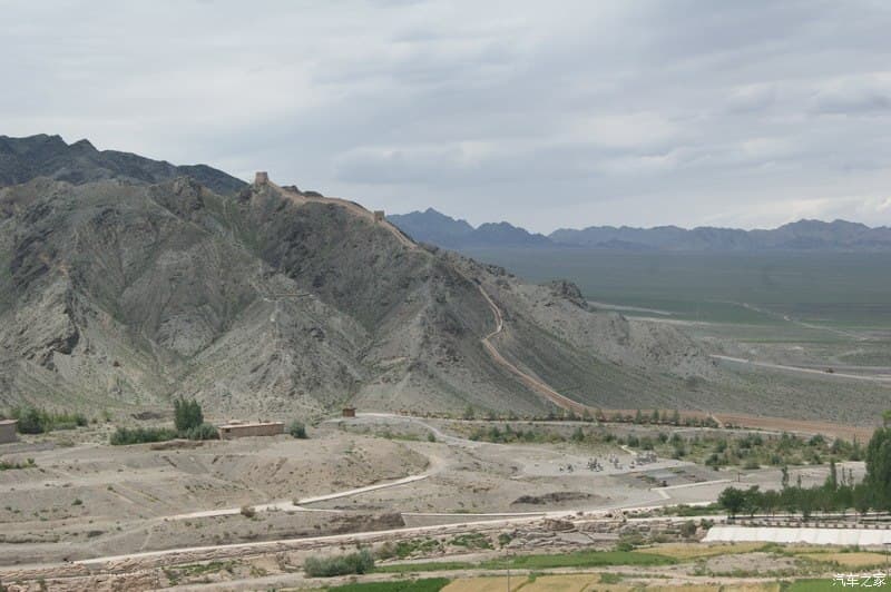 the-great-wall-on-the-cliff