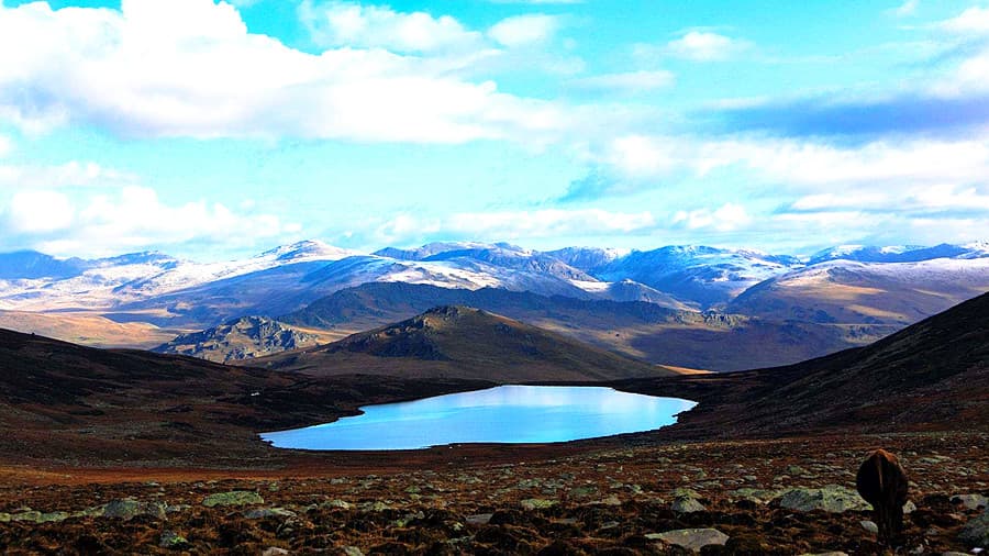 black-lake-01