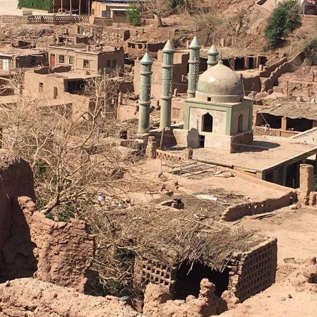tuyoq-village