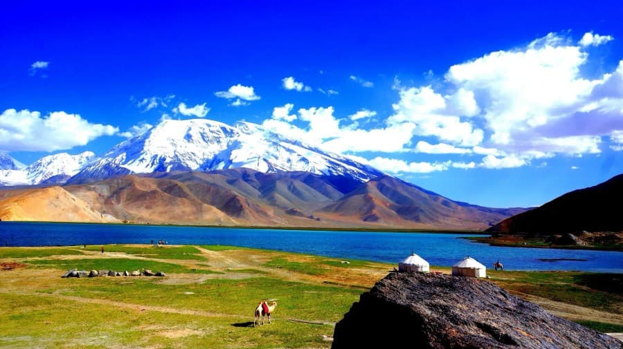 karakul-lake