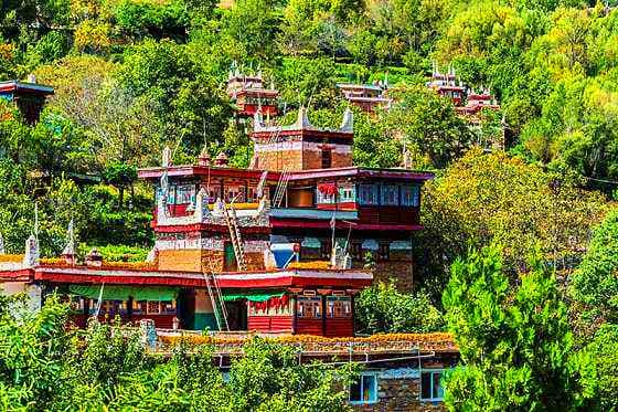 jiaju-tibetan-village