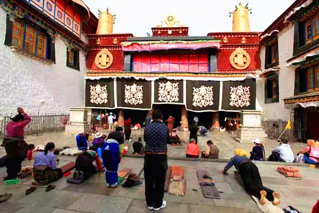 jokhang-temple jokhang-temple