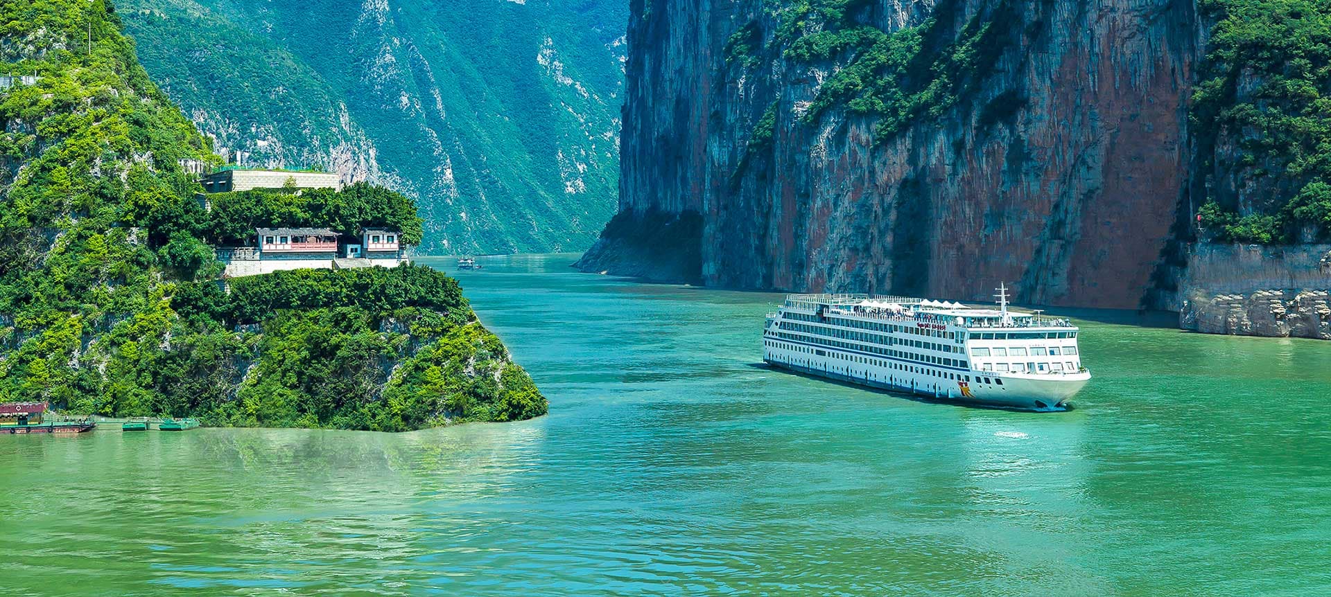 yangtze-gold-ships