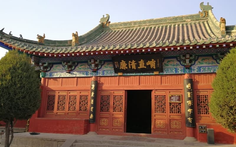 memorial-temple-of-lord-bao