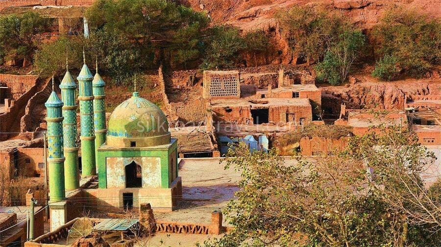 tuyoq-village