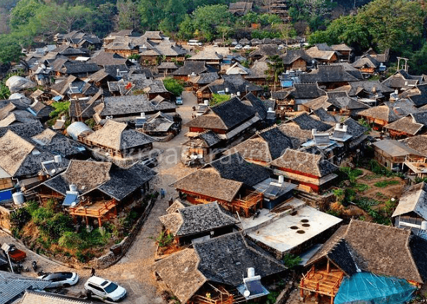 zhanglang-blang-ethnic-village