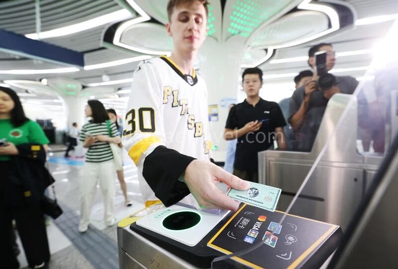 direct tap entry with Visa.jpg
