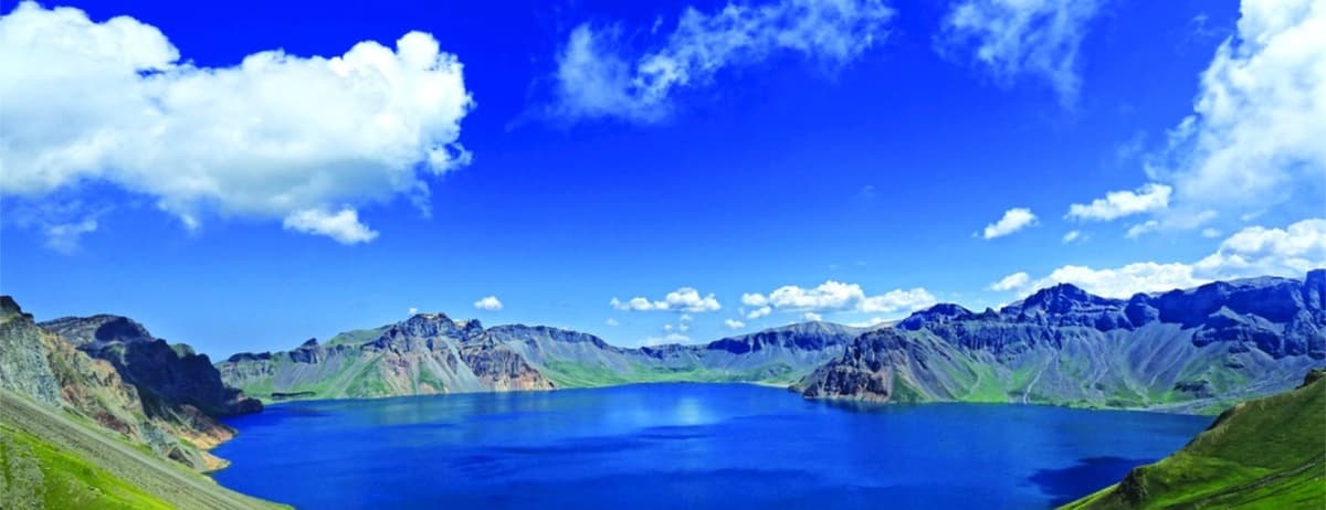 Changbaishan Tianchi in Winter.jpg