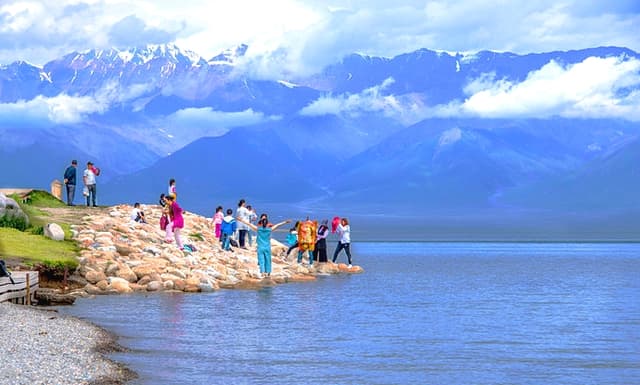 Sayram Lake1.jpeg Sayram Lake1.jpeg