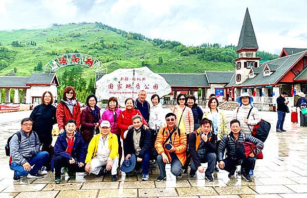 Amreica and Taiwan Group in Kanas (1)_.jpg Amreica and Taiwan Group in Kanas (1)_.jpg
