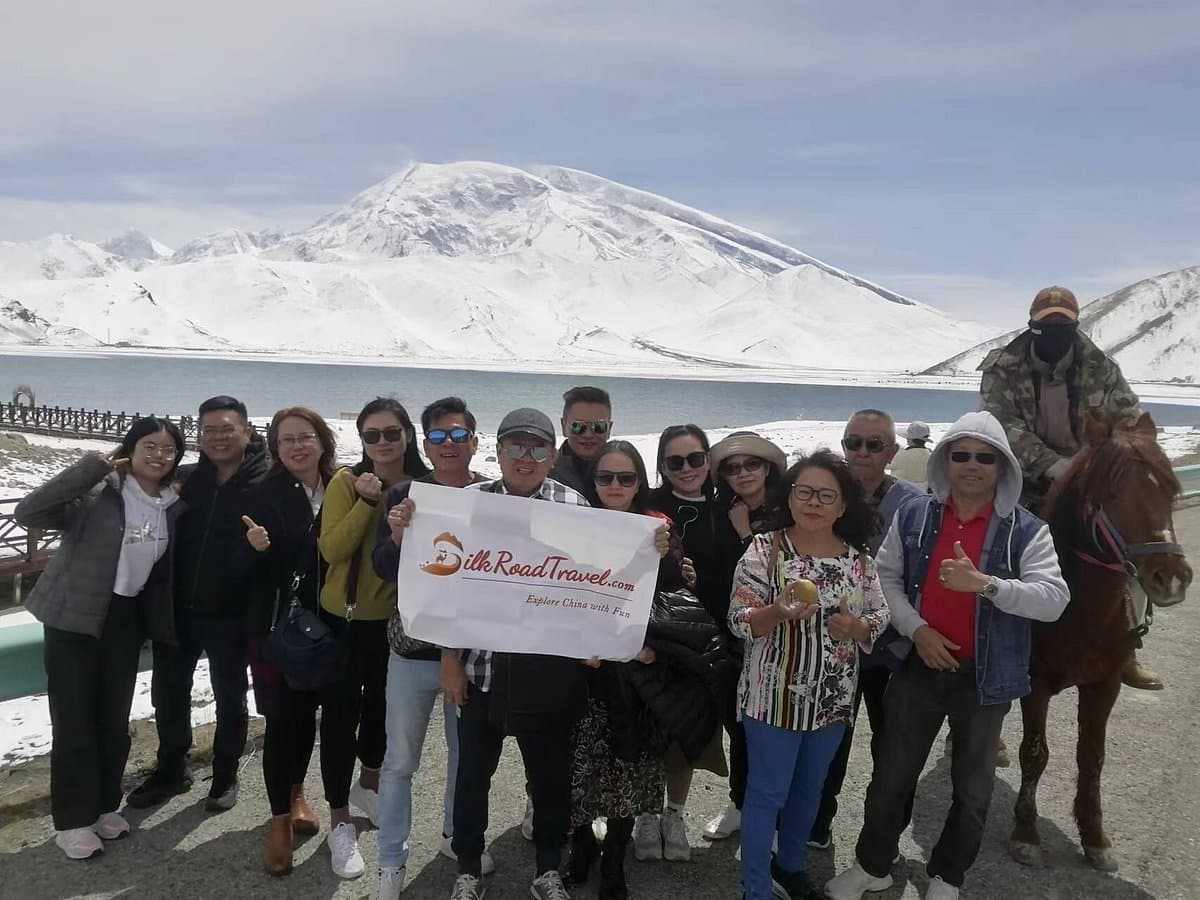 singapore-group-visiting-xinjiang.jpg singapore-group-visiting-xinjiang.jpg