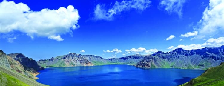 Changbaishan Tianchi in Winter.jpg Changbaishan Tianchi in Winter.jpg