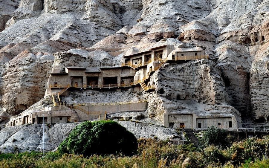 kizil-grottoes-1.jpg kizil-grottoes-1.jpg