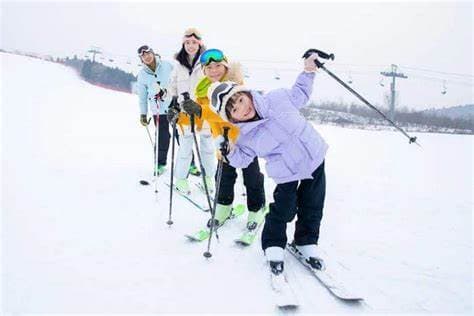 Skiing.jpg Skiing.jpg