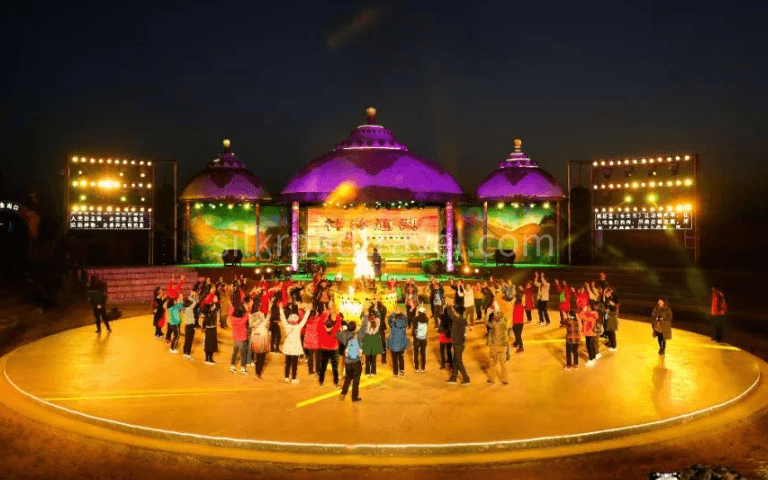 night-bonfire-at-tonghu-grassland night-bonfire-at-tonghu-grassland