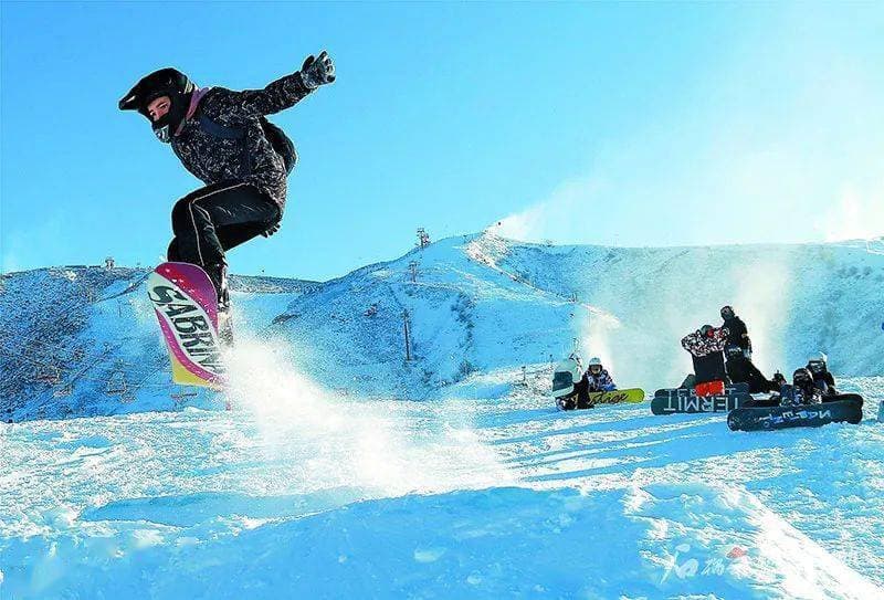 xinjiang-winter-holiday-xinjiang-altay-skiing-tour xinjiang-winter-holiday-xinjiang-altay-skiing-tour