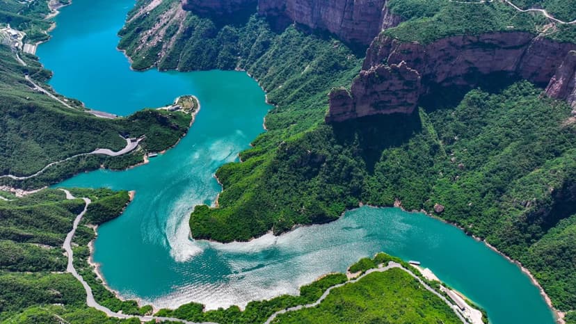 The Qinglong Gorge.jpg The Qinglong Gorge.jpg