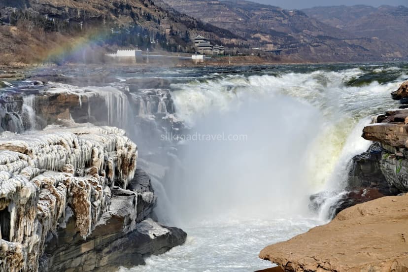 Hukou Waterfall.jpg Hukou Waterfall.jpg