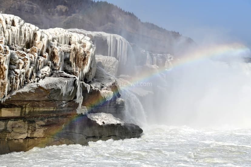 Hukou Waterfall.jpg Hukou Waterfall.jpg