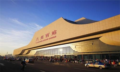 lanzhou-west-station.jpg lanzhou-west-station.jpg
