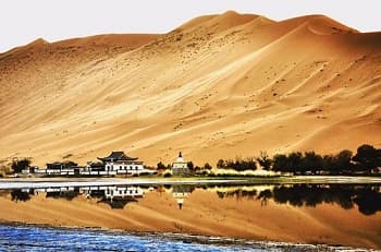 Badan Jaran Desert Temple.jpg Badan Jaran Desert Temple.jpg