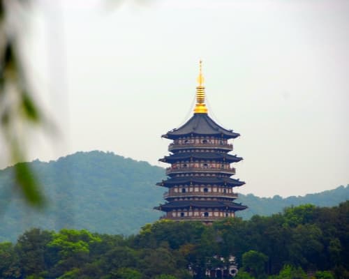Leifeng Pagoda.jpg Leifeng Pagoda.jpg