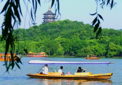 West Lake Cruise.jpg West Lake Cruise.jpg