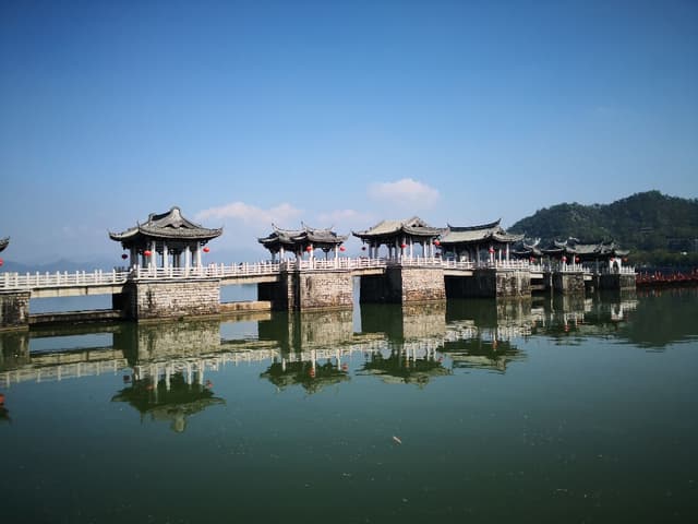 Guangji Bridge.jpg Guangji Bridge.jpg
