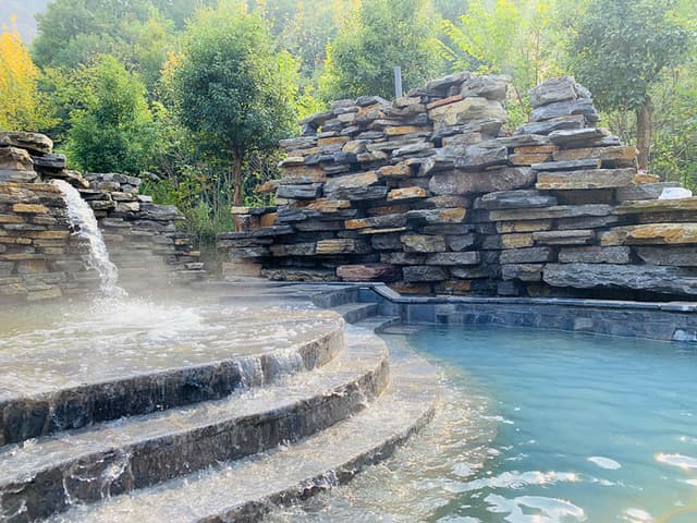 Yichang Hot Spring.jpg Yichang Hot Spring.jpg