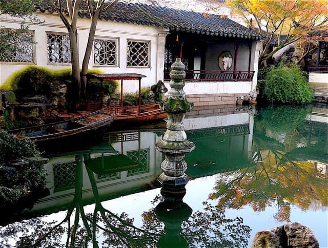 Lingering Garden.jpg Lingering Garden.jpg