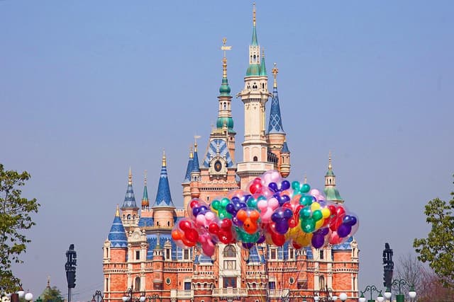 Disneyland.jpg Disneyland.jpg