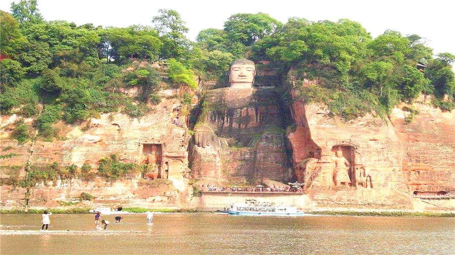 leshan-buddha-sculpture-2 leshan-buddha-sculpture-2