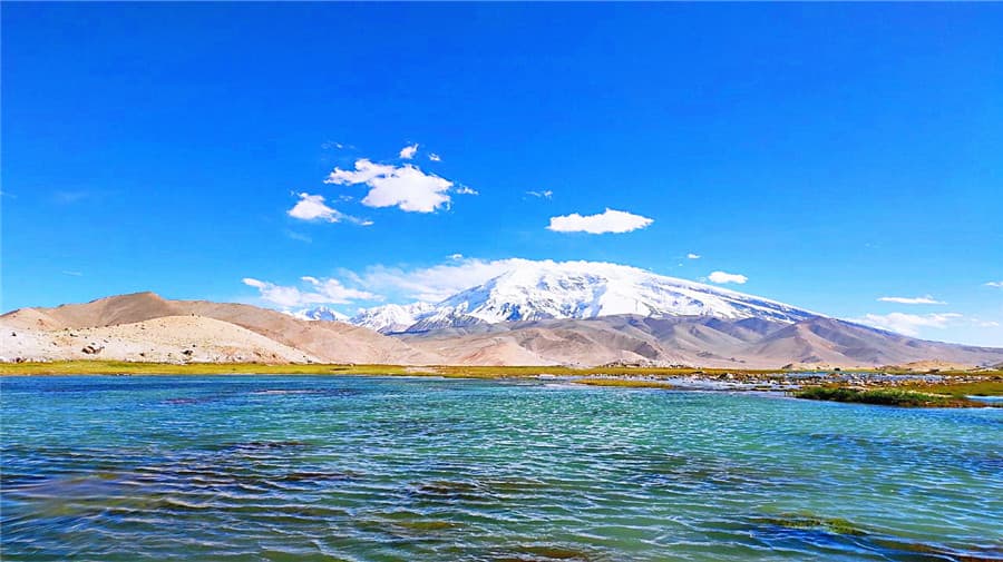 karakul-lake-1 karakul-lake-1