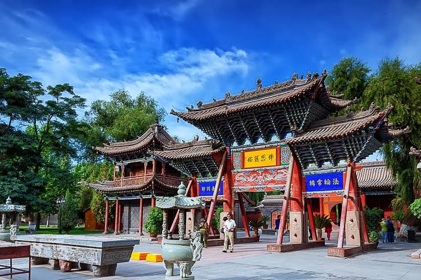 giant-buddha-temple giant-buddha-temple
