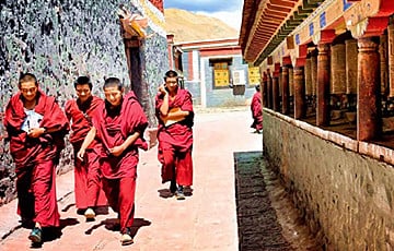 18-days-travel-silk-road-in-china-with-escorted-guide 18-days-travel-silk-road-in-china-with-escorted-guide
