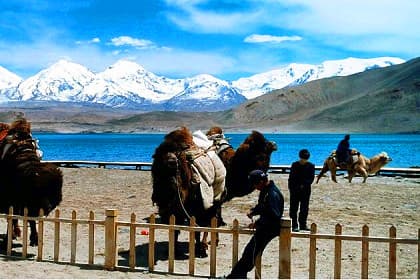 karakul-lake-01 karakul-lake-01