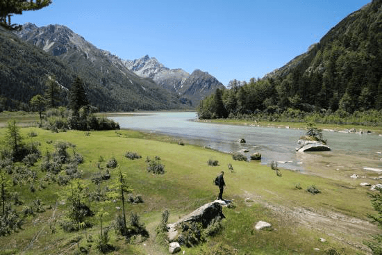 lotus-lake-scenic-spot-1 lotus-lake-scenic-spot-1