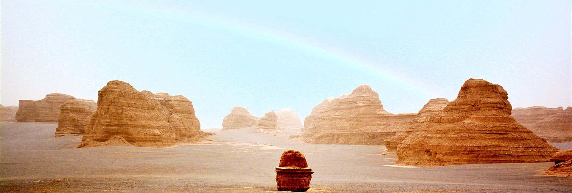 dunhuang-to-urumqi-train-tour-2 dunhuang-to-urumqi-train-tour-2