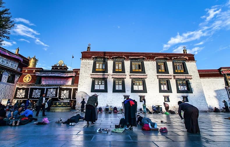 jokhang-temple jokhang-temple